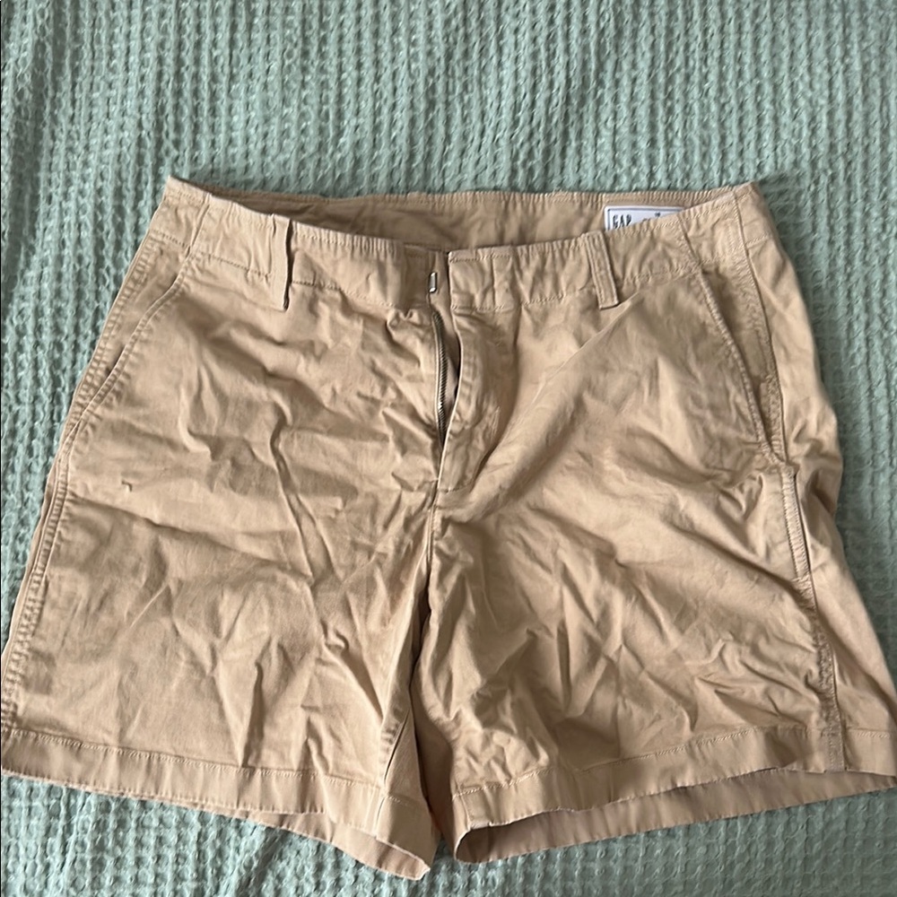 GAP 7” downtown khaki short